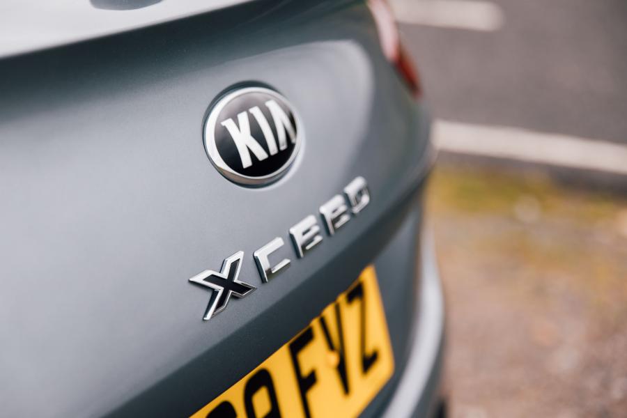 Логотип Kia XCeed 1.0 T-GDi 2019 года  (UK) (фото 60 из 91)